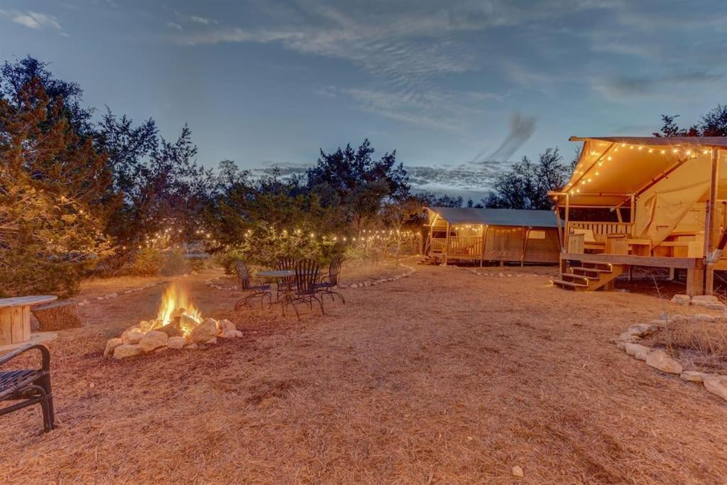 12 Fires Luxury Glamping With Heating #3 Hotel Johnson City Bagian luar foto